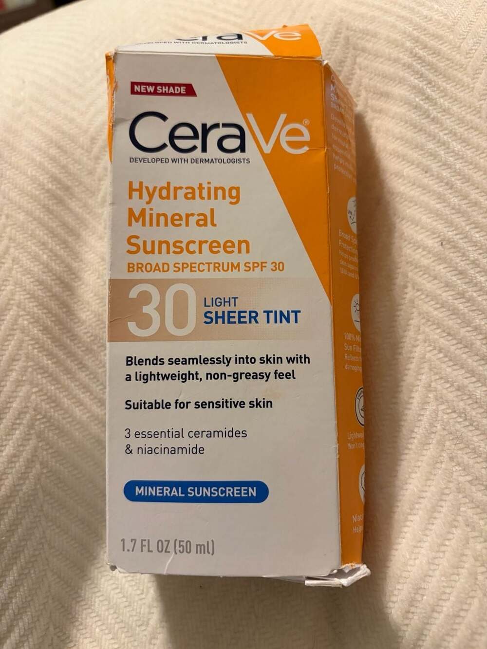 CeraVe Hydrating Mineral Sunscreen Broad Spectrum SPF 30 Sheer Tint 1.7 fl oz